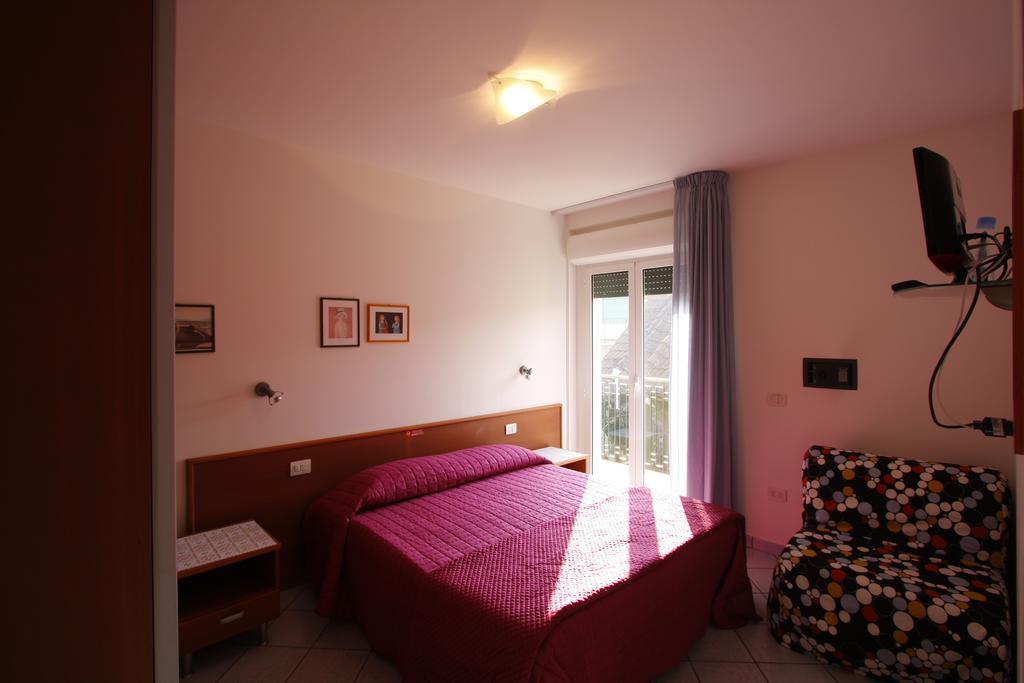 Casa Vacanze Villa Spina San Benedetto del Tronto Zimmer foto